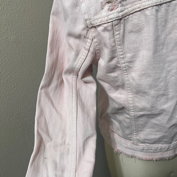 Abercrombie & Fitch Super Cute Pink Jean Jacket. Size smal - Picture 5 of 8